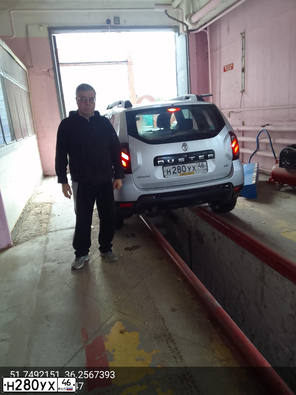 Фото автомобиля RENAULT DUSTER, 2018 — госномер Н280УХ46. Цвет: СВЕТЛО-СЕРЫЙ