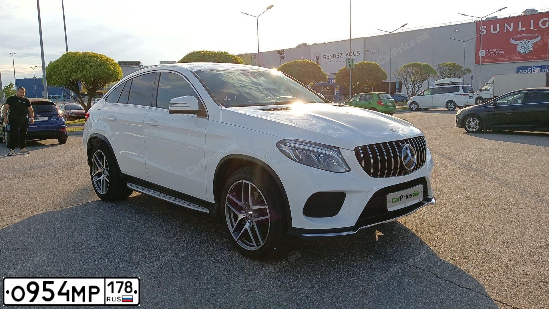 Фото автомобиля MERCEDES-BENZ GLE 350 D 4 МАТIС, 2016 — госномер С576ЕО198. Цвет: Белый
