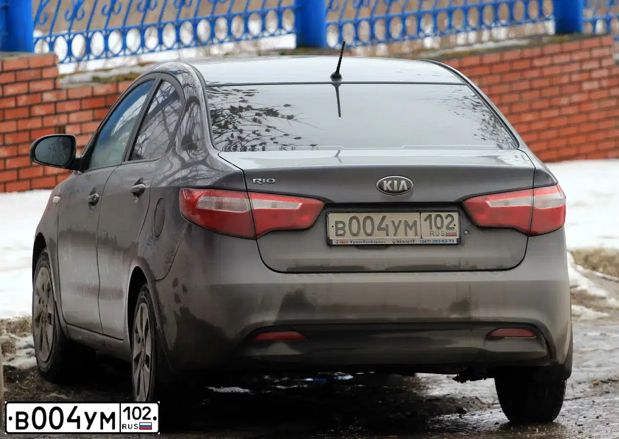 Фото автомобиля KIA RIO, 2013 — госномер К022ОР123. Цвет: СЕРЫЙ