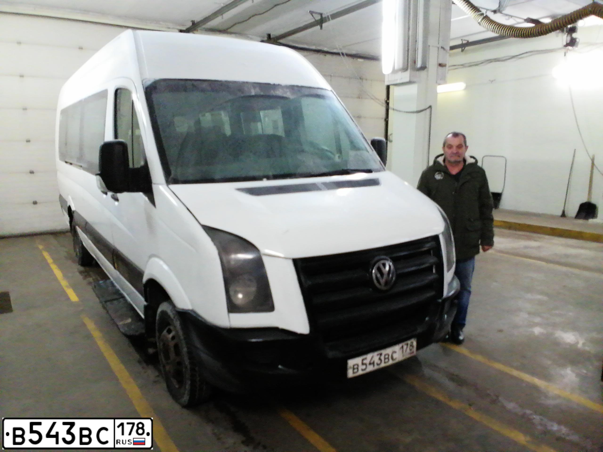 Фото автомобиля VOLKSWAGEN CRAFTER, 2011 — госномер В543ВС178. Цвет: СЕРО-БЕЛЫЙ