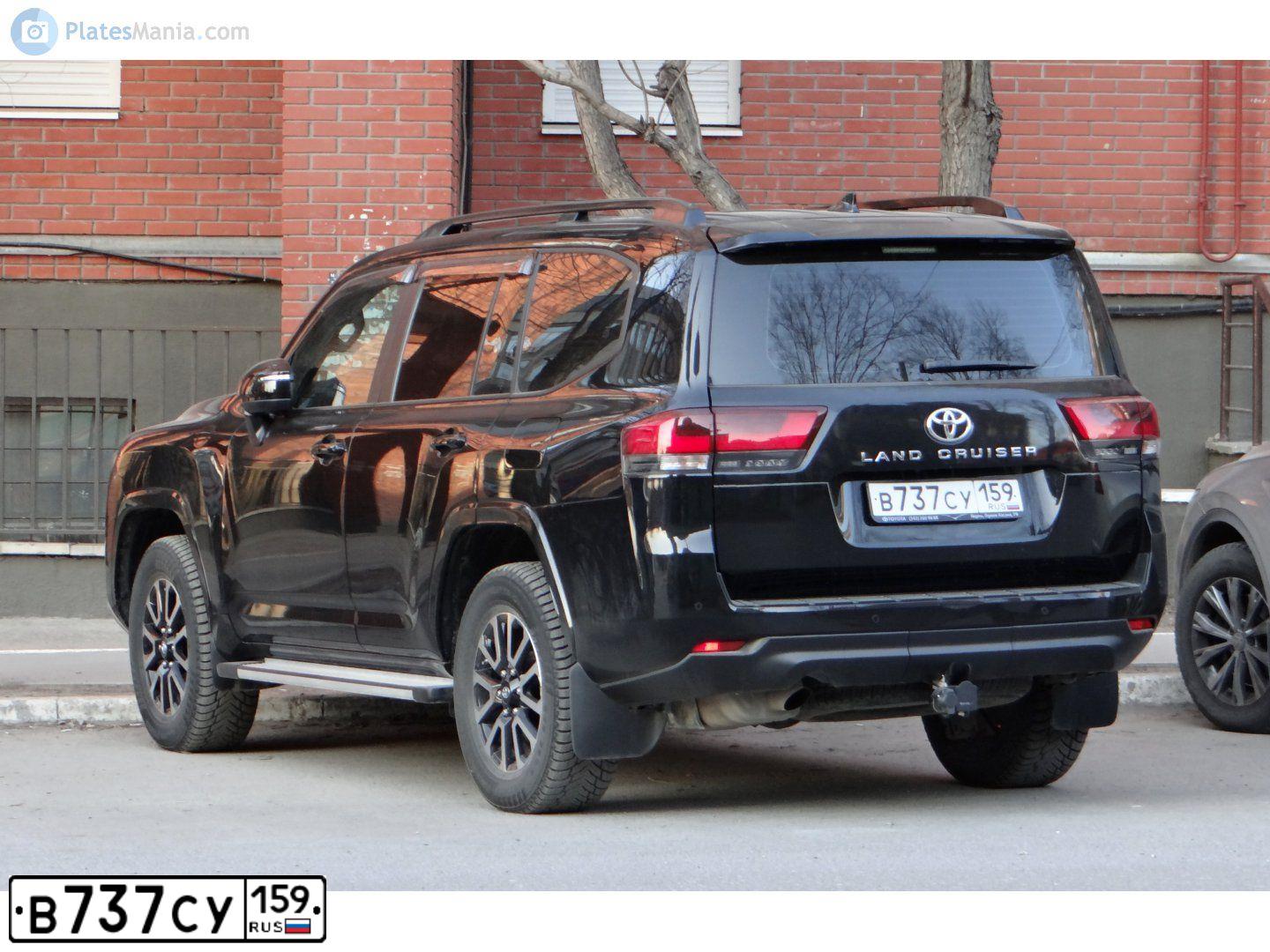 Фото автомобиля TOYOTA LANDCRUISER 200, 2012 — госномер В737СУ159. Цвет: Серый