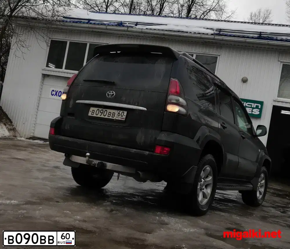 Фото автомобиля TOYOTA LANDCRUISER, 2008 — госномер А112РК92. Цвет: ЧЕРНЫЙ