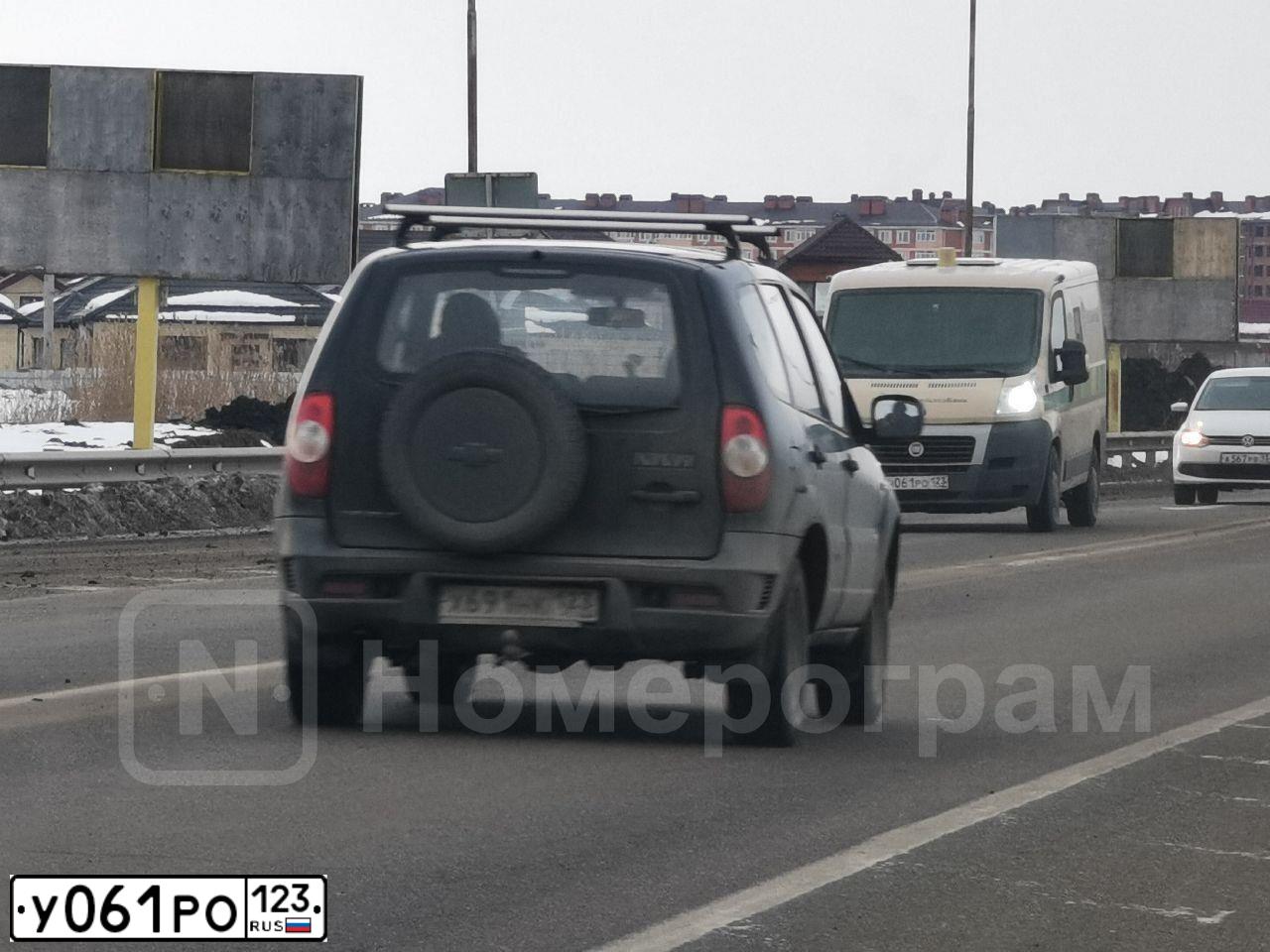 Фото автомобиля CHEVROLET LACETTI, 2007 — госномер М245ТН126. Цвет: ТЕМНО-КРАСНЫЙ