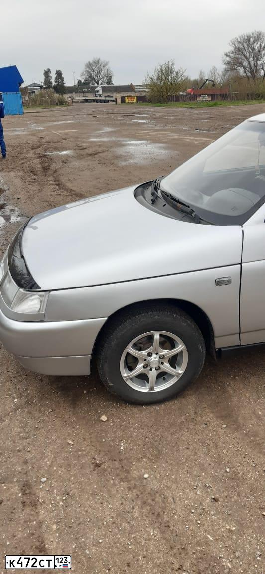 Фото автомобиля LADA 2112, 2005 — госномер Е684АЕ180. Цвет: СЕРЫЙ