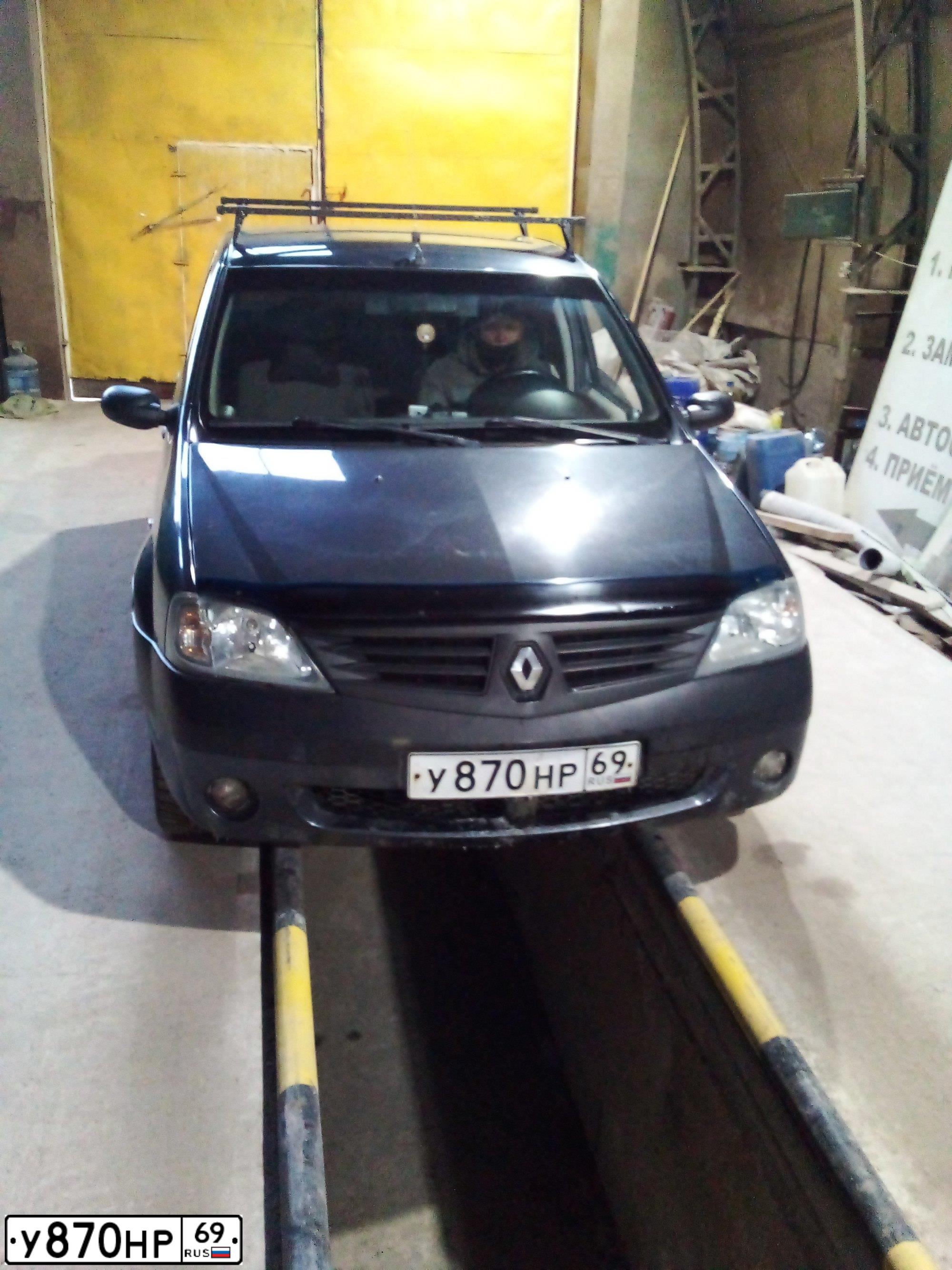 Фото автомобиля RENAULT LOGAN, 2009 — госномер К415ТЕ69. Цвет: ТЕМНО-СЕРЫЙ