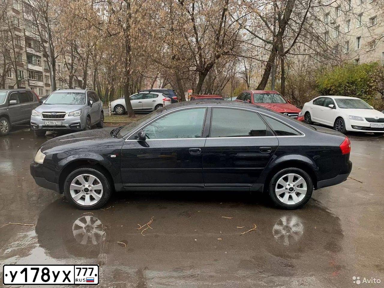 Фото автомобиля VOLVO V40, 2017 — госномер О443СК799. Цвет: ТЕМНО-ГОЛУБОЙ