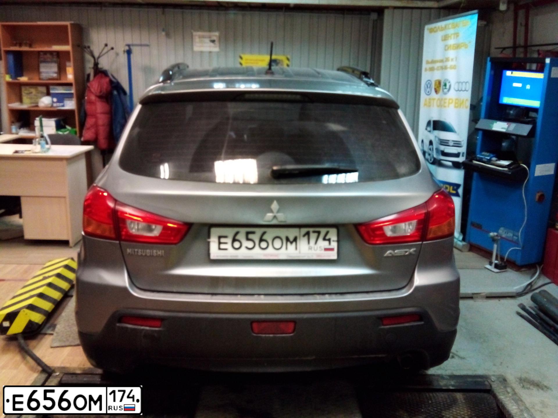 Фото автомобиля MITSUBISHI ASX, 2011 — госномер Е656ОМ174. Цвет: Белый