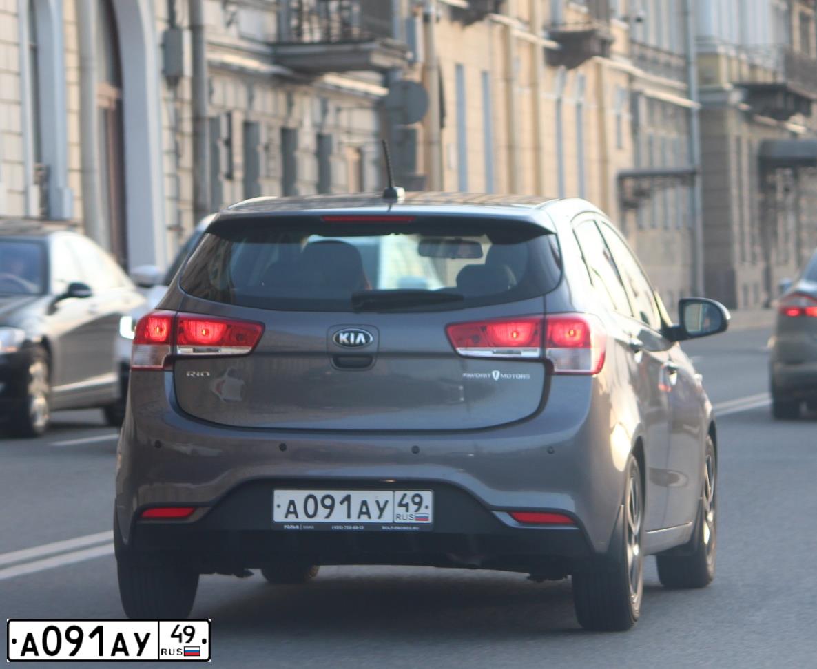 Фото автомобиля KIA RIO, 2017 — госномер В989УВ147. Цвет: ТЕМНО-СЕРЫЙ