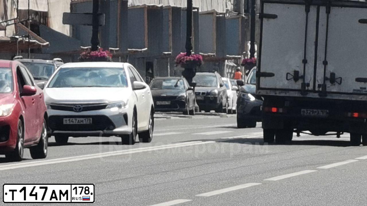 Фото автомобиля BMW X6, 2020 — госномер Т147АМ178. Цвет: ЧЕРНЫЙ
