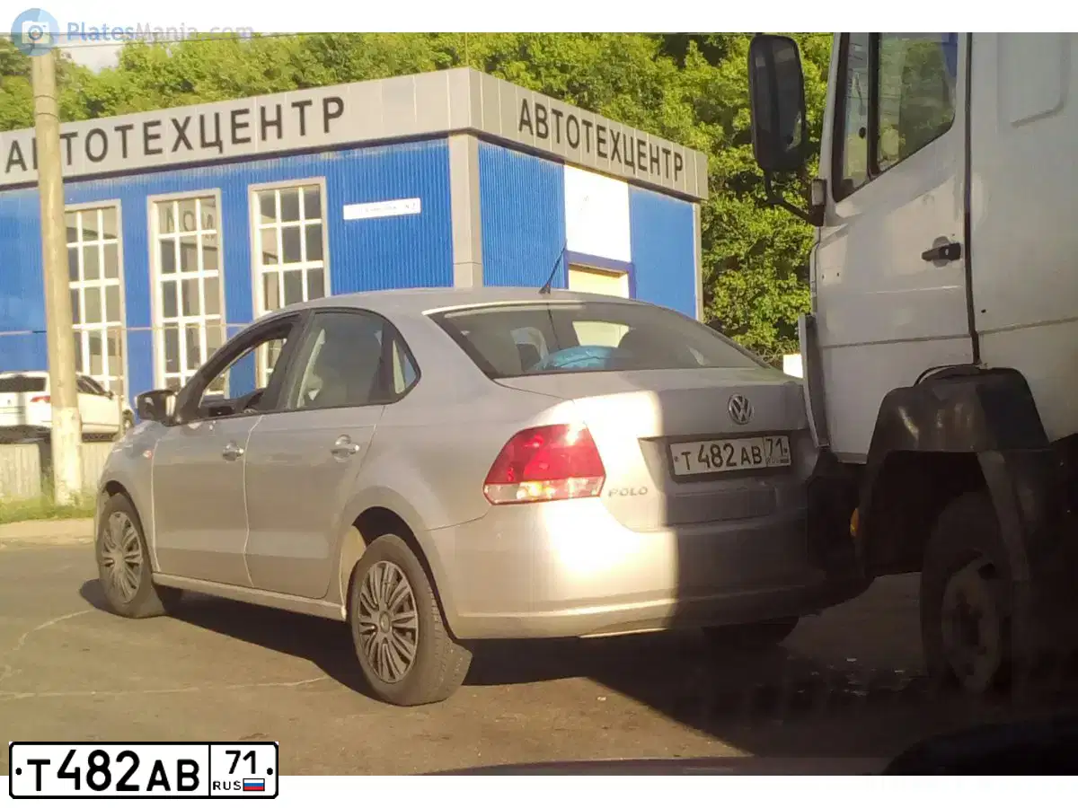 Фото автомобиля VOLKSWAGEN POLO, 2011 — госномер Т482АВ71. Цвет: СЕРЕБРИСТЫЙ