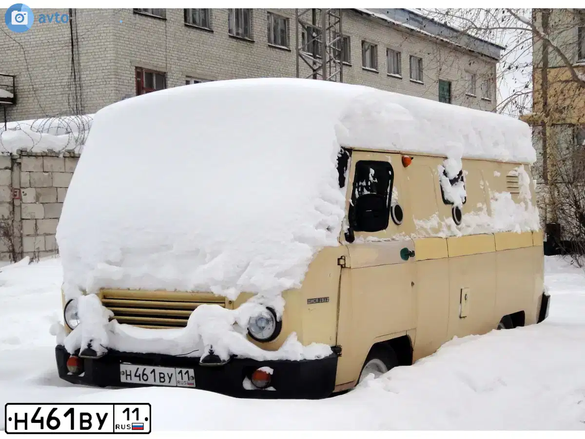 Фото автомобиля UAZ 3151 / HUNTER, 2000 — госномер О200МР14. Цвет: БЕЛАЯ НОЧЬ
