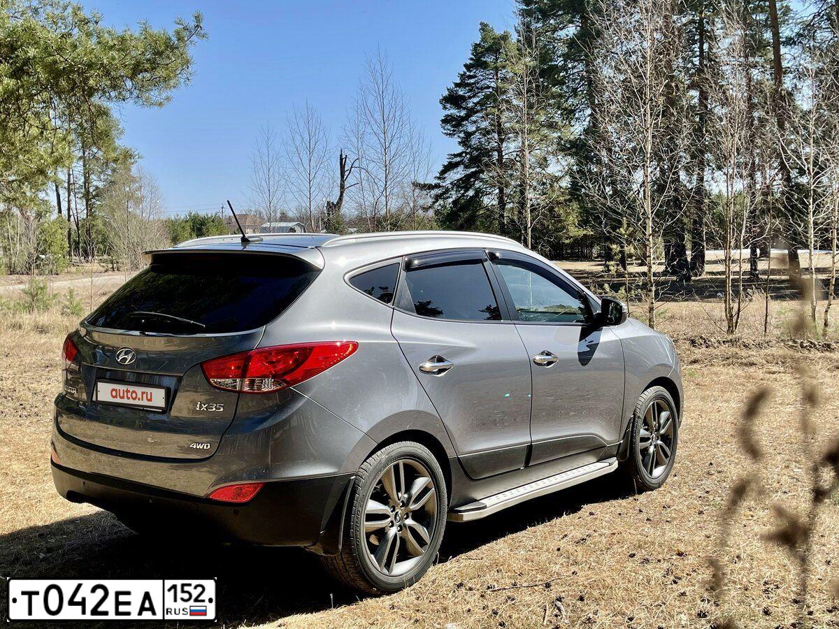 Фото автомобиля HYUNDAI IX35, 2013 — госномер Т042ЕА152. Цвет: СЕРЫЙ