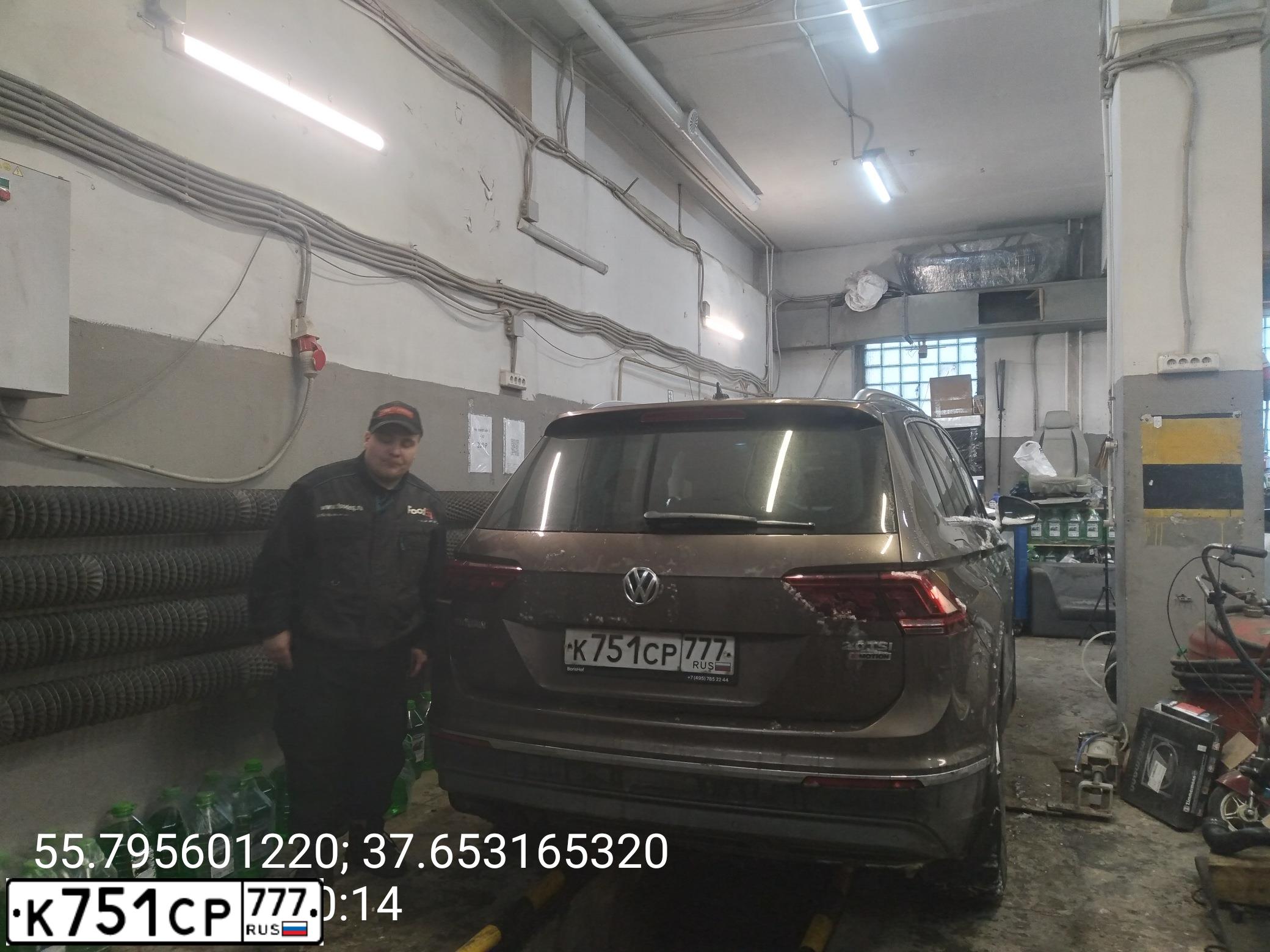 Фото автомобиля VOLKSWAGEN TIGUAN, 2017 — госномер К751СР777. Цвет: КОРИЧНЕВЫЙ