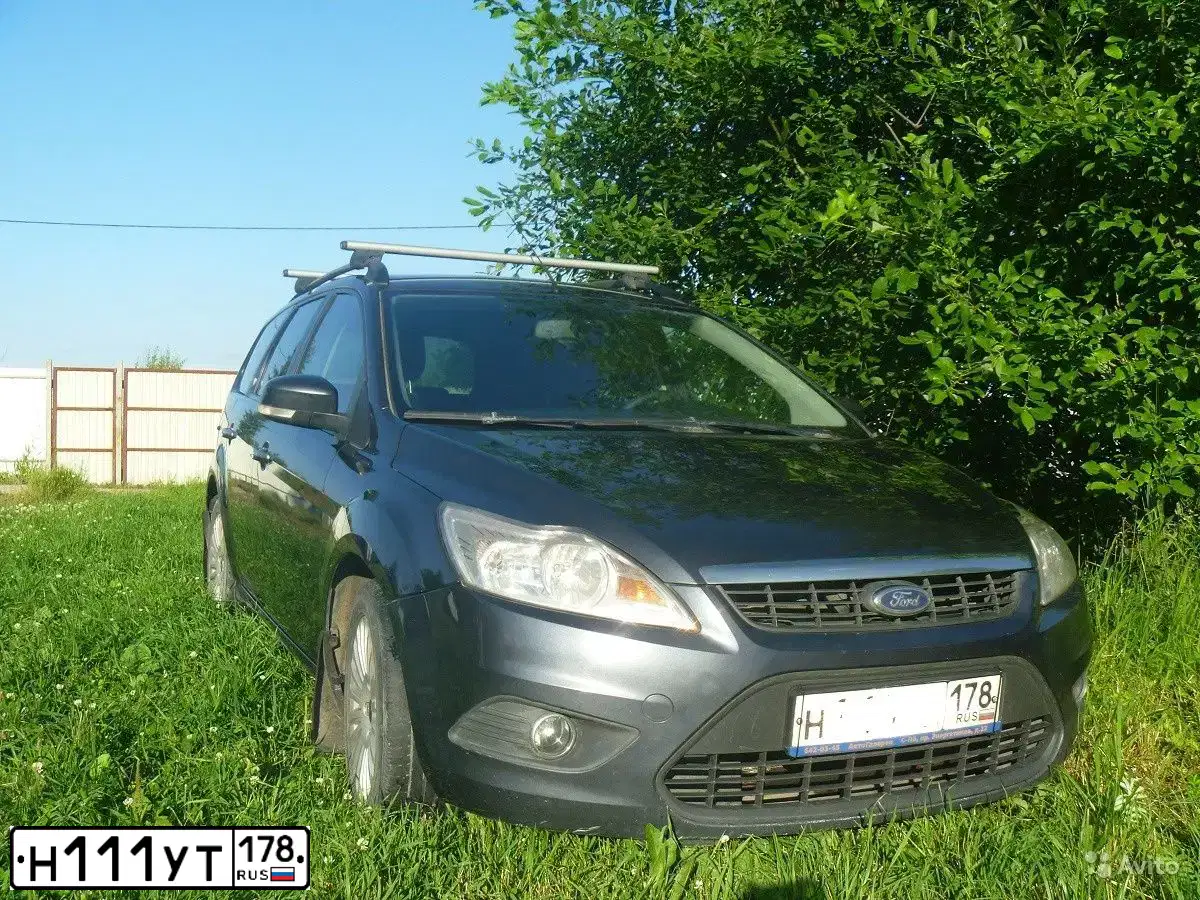 Фото автомобиля MAZDA A 3, 2011 — госномер Н111УТ178. Цвет: Белый