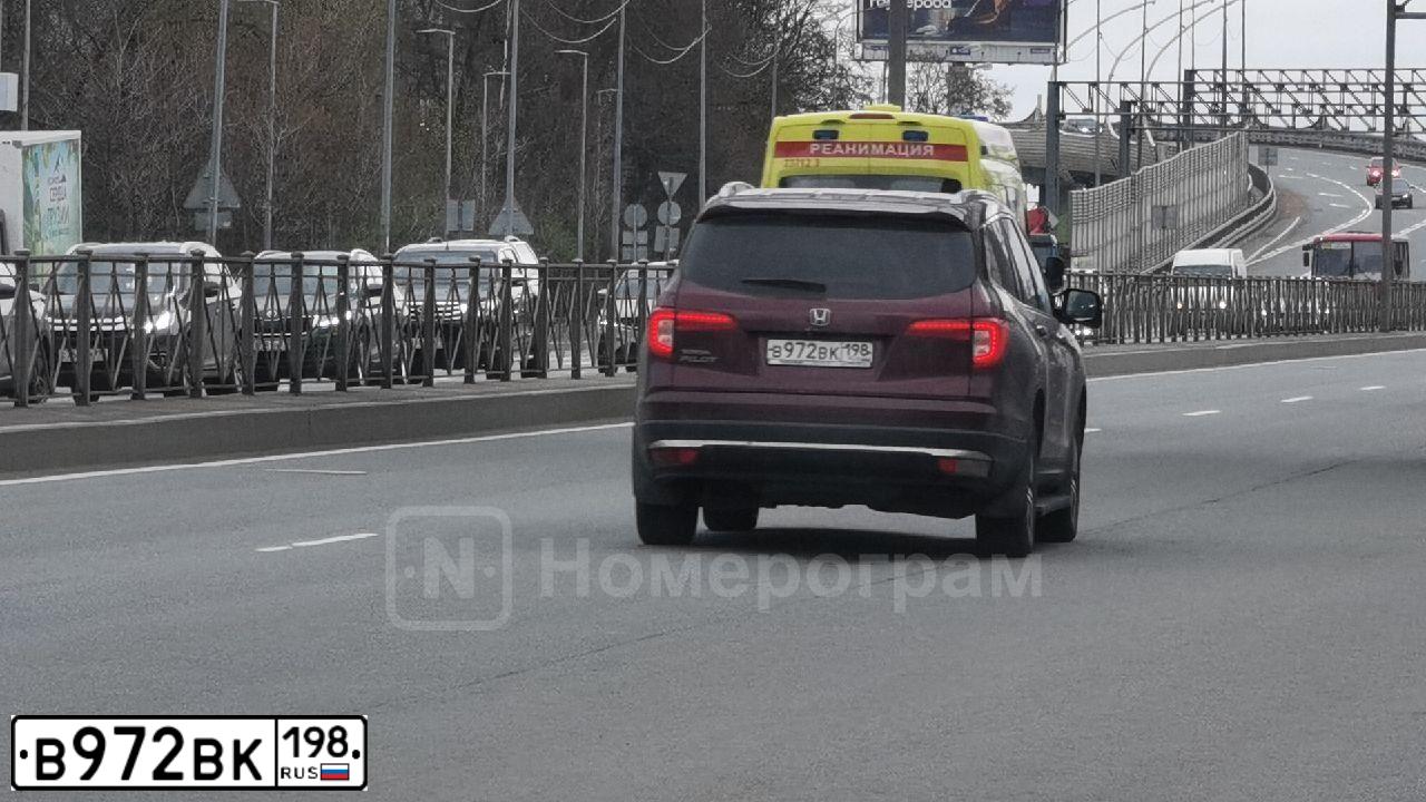 Фото автомобиля VOLKSWAGEN PASSAT, 1992 — госномер В972ВК198. Цвет: синий