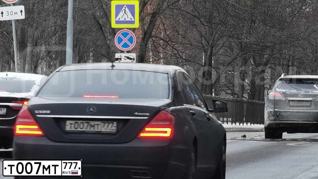 Фото автомобиля MERCEDES S-KLASSE, 2011 — госномер Т007МТ777. Цвет: ЧЕРНЫЙ
