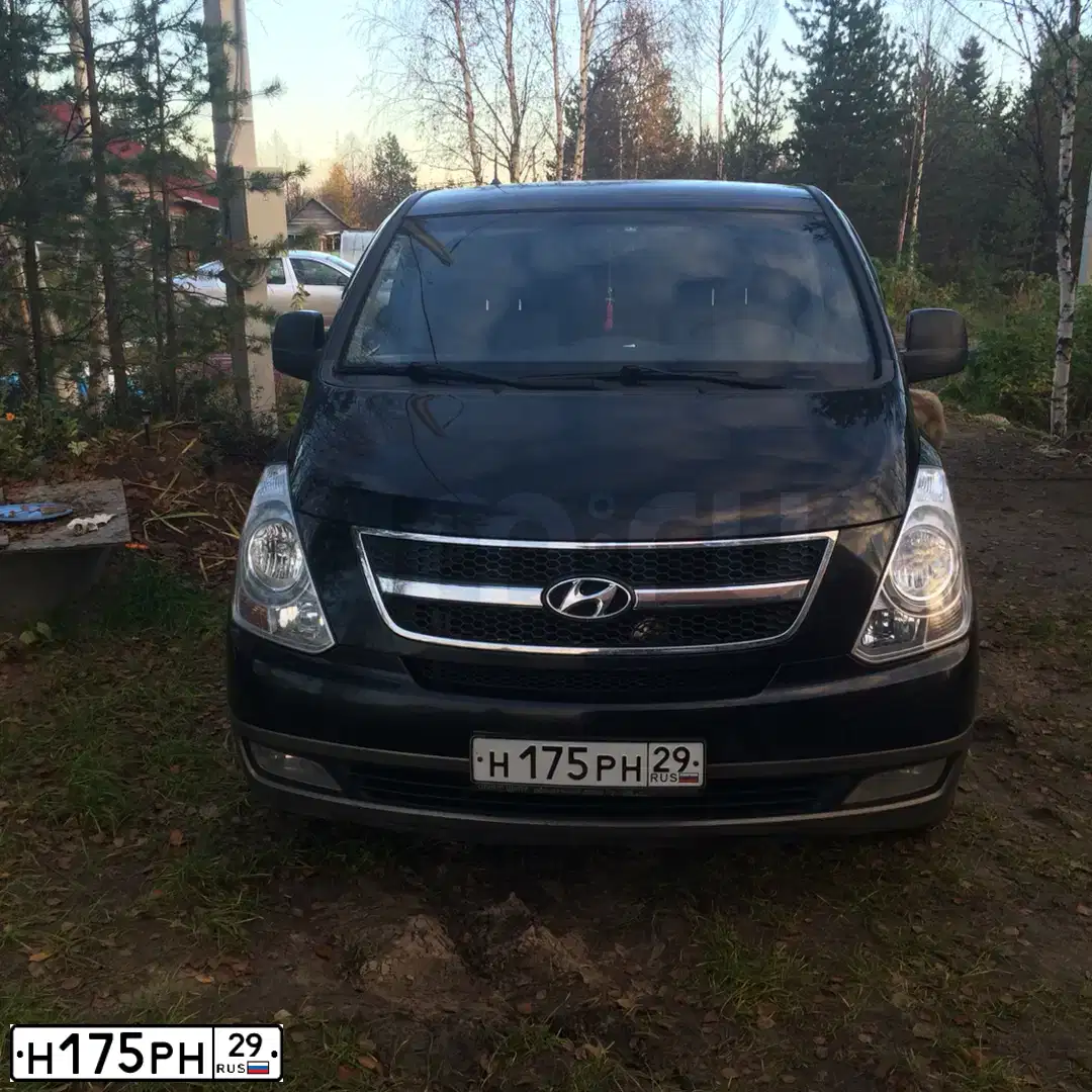 Фото автомобиля HYUNDAI H-1, 2008 — госномер О880МС76. Цвет: ЧЕРНЫЙ