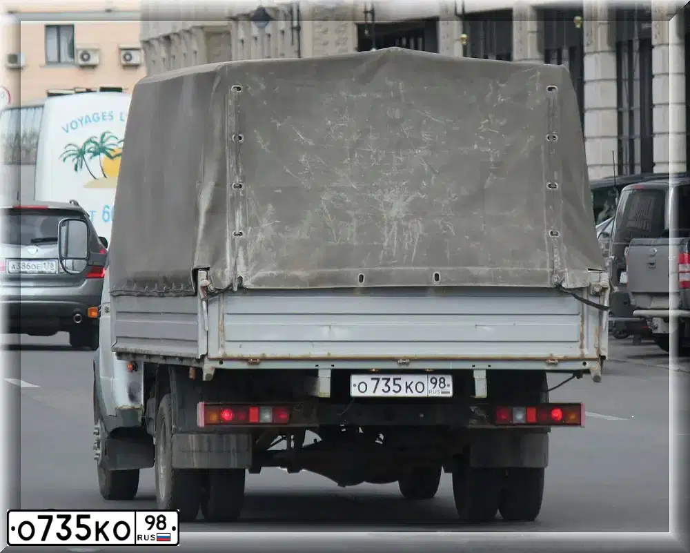 Фото автомобиля GAZ 3302 EL, 2009 — госномер О735КО98. Цвет: БЕЛЫЙ