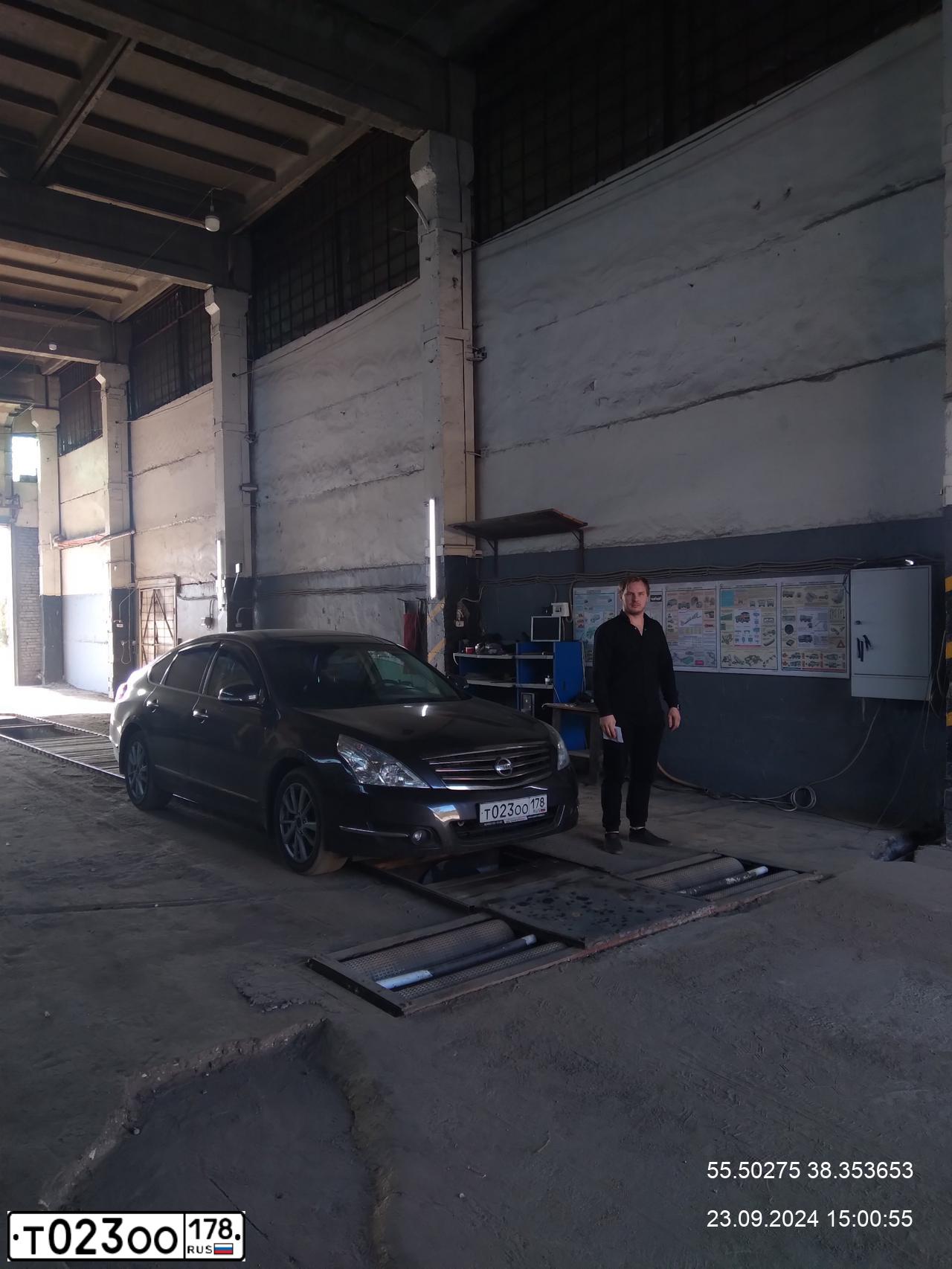 Фото автомобиля NISSAN TEANA, 2010 — госномер Т023ОО178. Цвет: СЕРО-СИРЕНЕВЫЙ