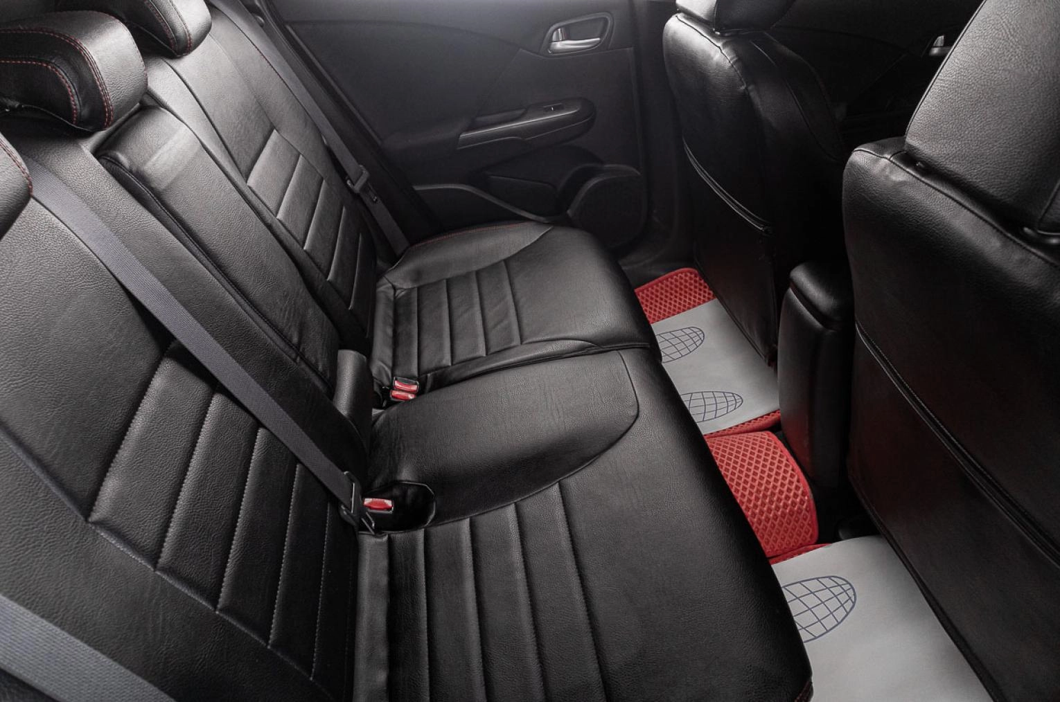 Фото автомобиля HONDA CIVIC, 2013 — госномер Т209ЕО72. Цвет: Белый