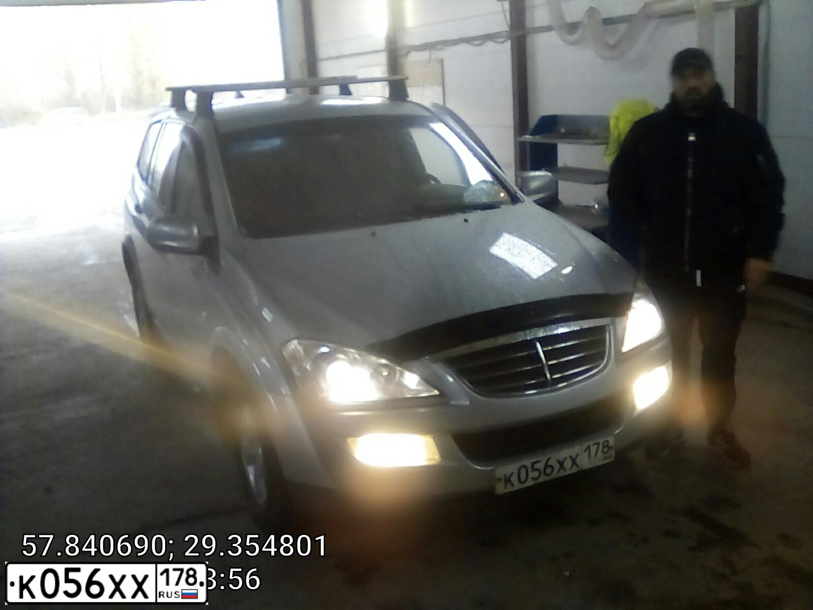 Фото автомобиля SSANGYONG KYRON, 2011 — госномер С141СМ60. Цвет: СЕРЕБРИСТЫЙ