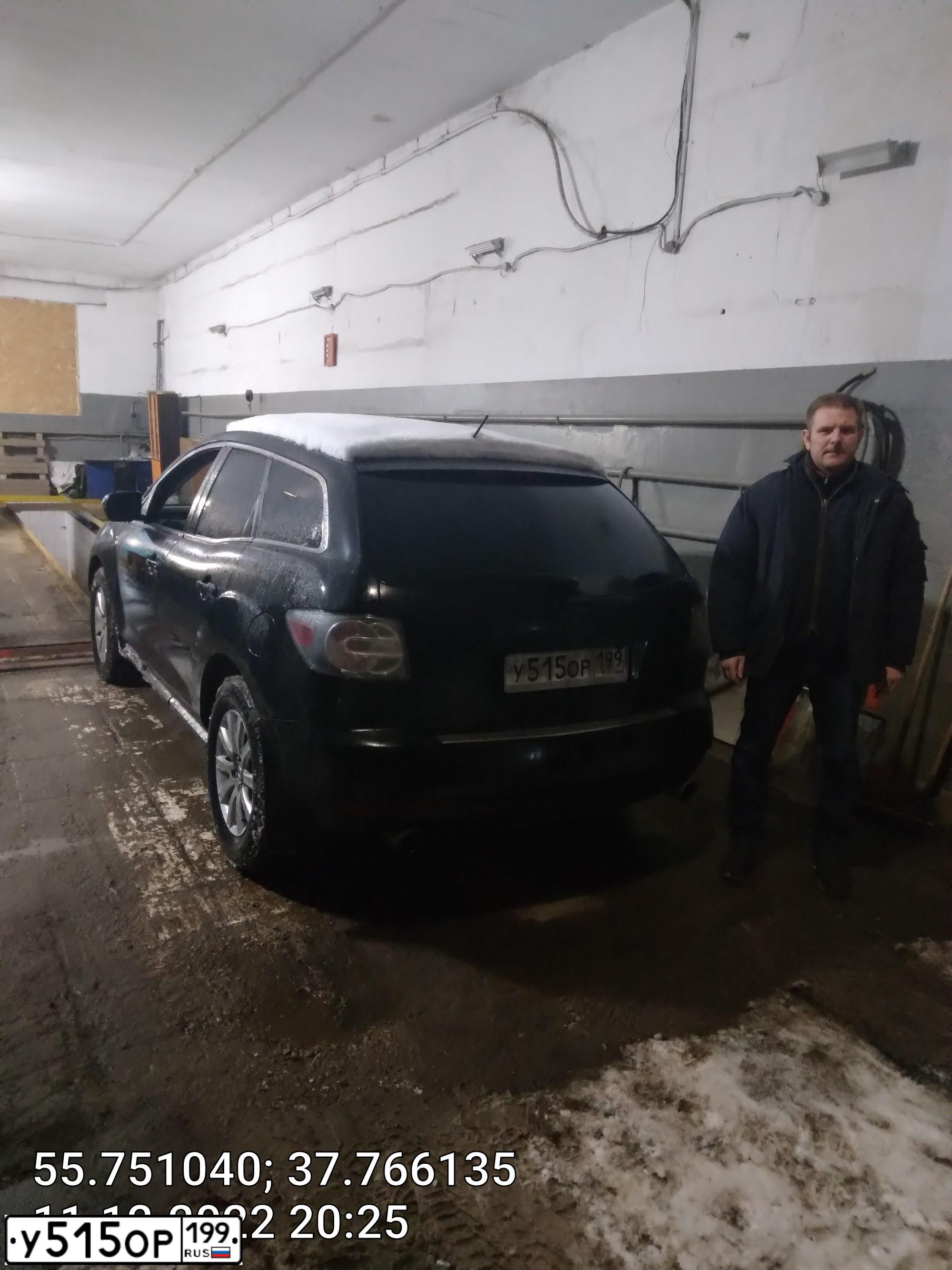 Фото автомобиля MAZDA CX-7, 2011 — госномер Е700СХ197. Цвет: ЧЕРНЫЙ