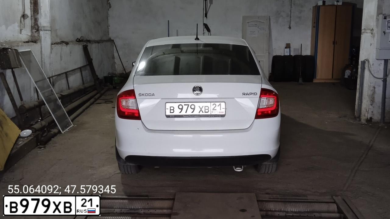 Фото автомобиля RENAULT T SANDERO, 2013 — госномер В228ХВ716. Цвет: Красный