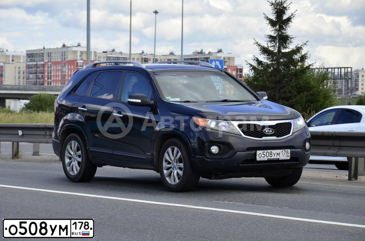 Фото автомобиля KIA SORENTO, 2010 — госномер О508УМ178. Цвет: ЧЕРНЫЙ
