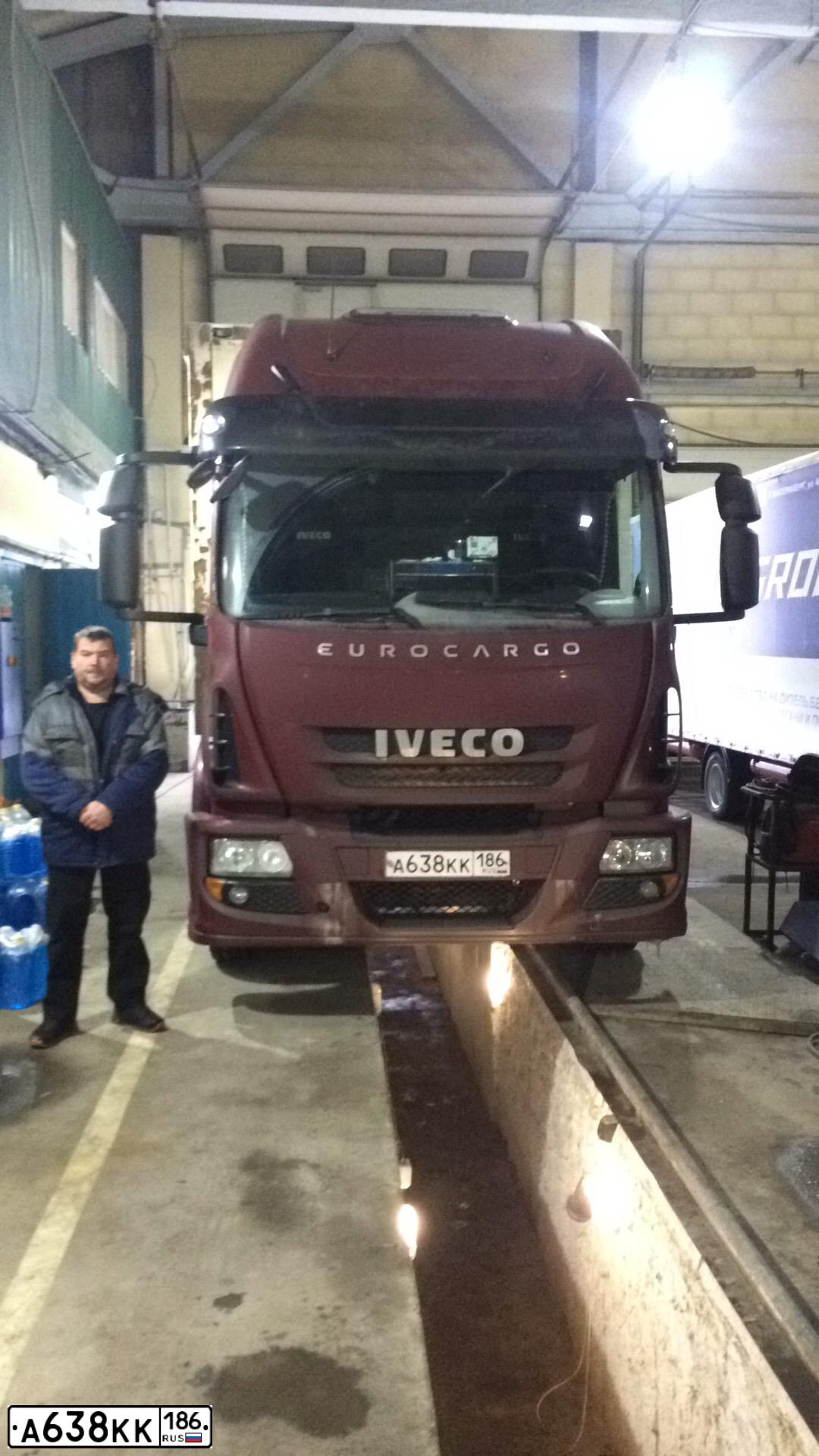 Фото автомобиля IVECO EUROCARGO, 2014 — госномер А638КК186. Цвет: БОРДОВЫЙ