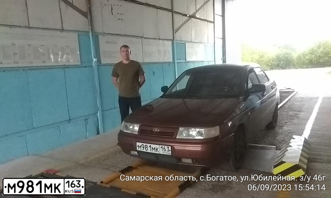 Фото автомобиля LADA 2110, 1999 — госномер М709НР763. Цвет: КРАСНО-КОРИЧНЕВЫЙ