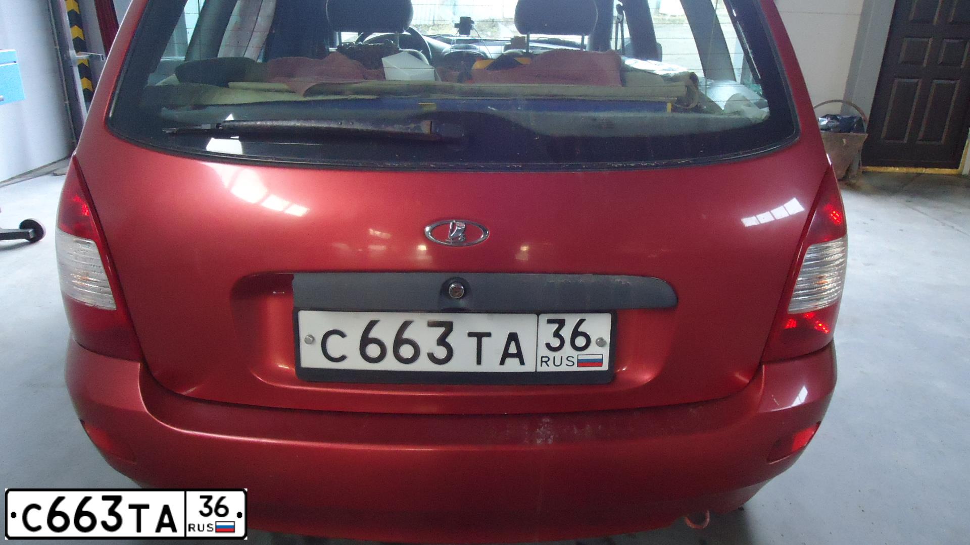 Фото автомобиля LADA KALINA, 2010 — госномер Х140ВО181. Цвет: КРАСНЫЙ