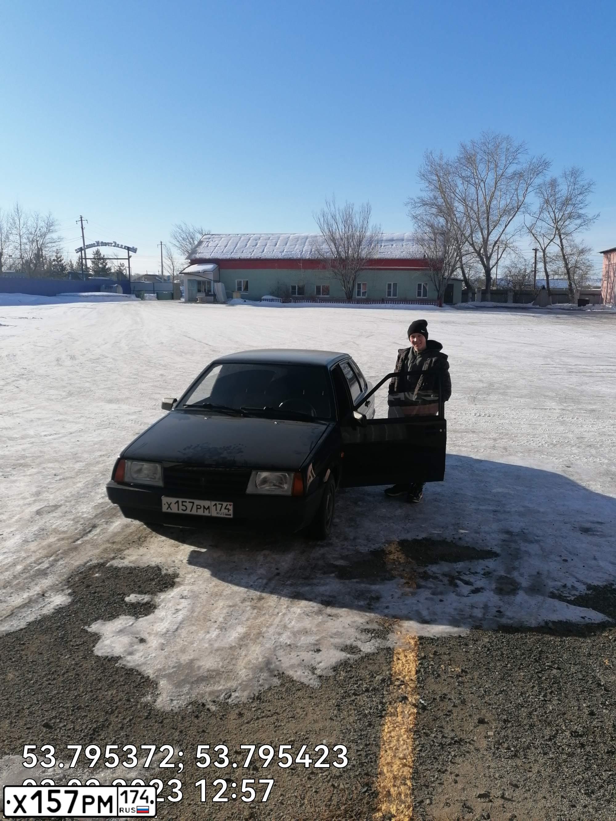 Фото автомобиля LADA 2109 SAMARA, 1998 — госномер Е239КР774. Цвет: ЗЕЛЕНЫЙ