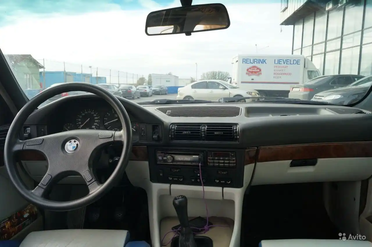Фото автомобиля BMW SERIE 5, 1991 — госномер У319МО197. Цвет: ЗЕЛЕНЫЙ
