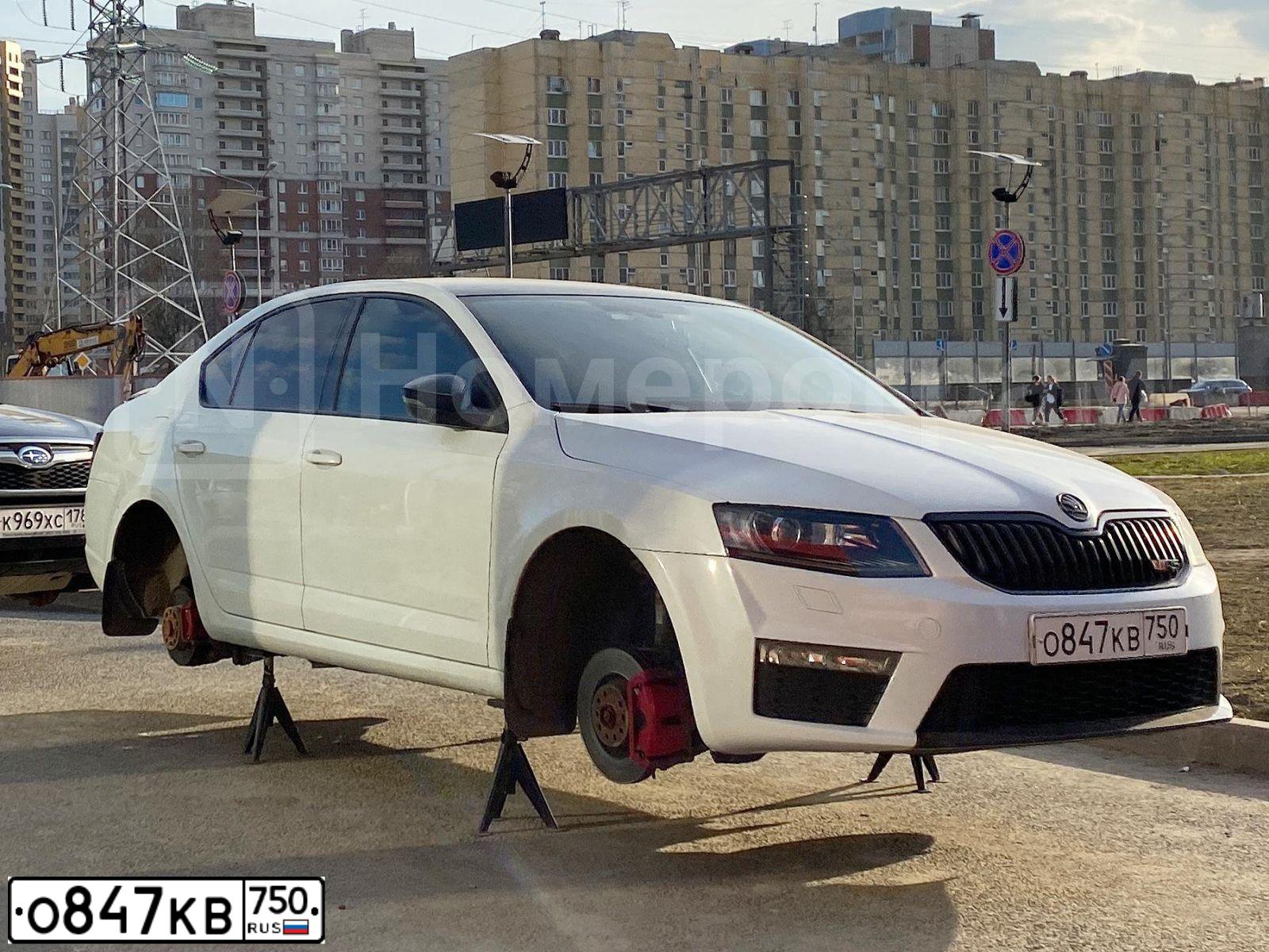 Фото автомобиля SKODA OCTAVIA, 2014 — госномер В126ОА193. Цвет: БЕЛЫЙ