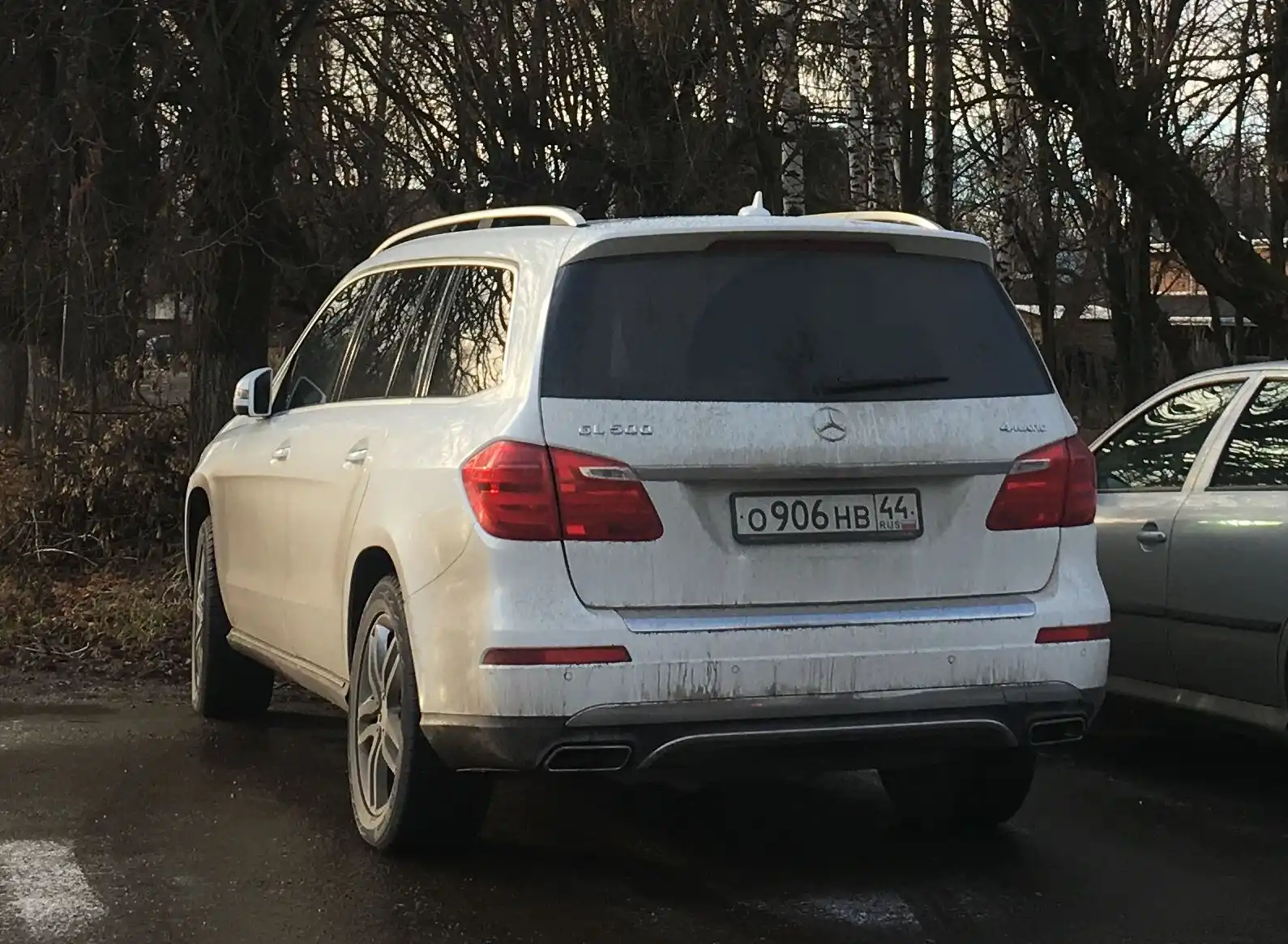Фото автомобиля MERCEDES GL-KLASSE, 2013 — госномер Р080ОС11. Цвет: Белый
