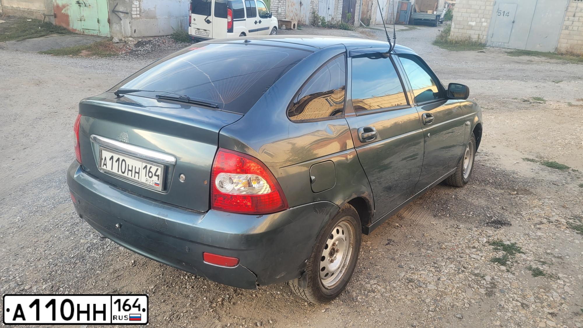 Фото автомобиля LADA 2172 PRIORA, 2008 — госномер А110НН164. Цвет: СЕРО-СИНЕ-ЗЕЛЕНЫЙ