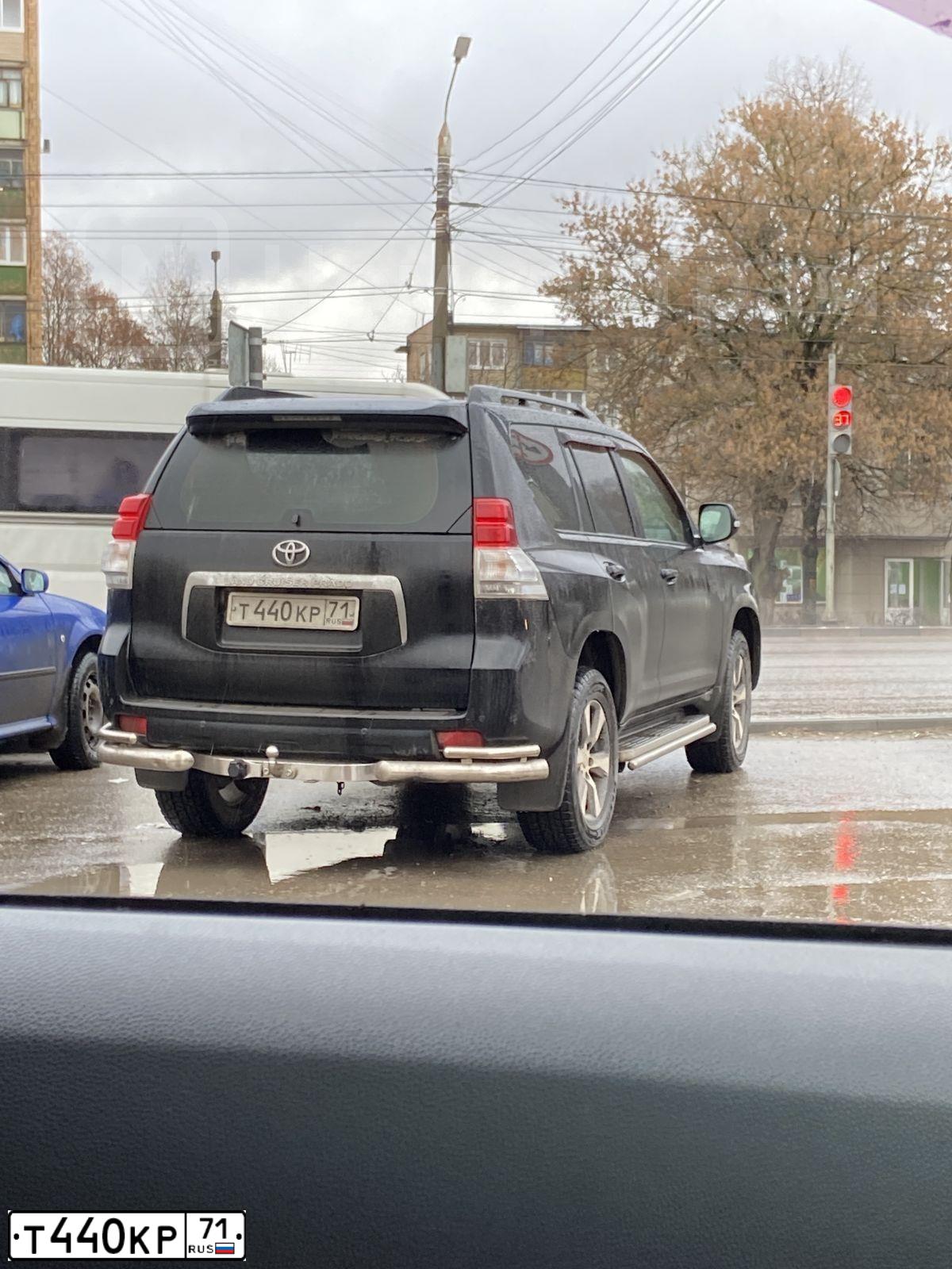 Фото автомобиля TOYOTA LANDCRUISER, 2012 — госномер М999ОТ71. Цвет: ЧЕРНЫЙ