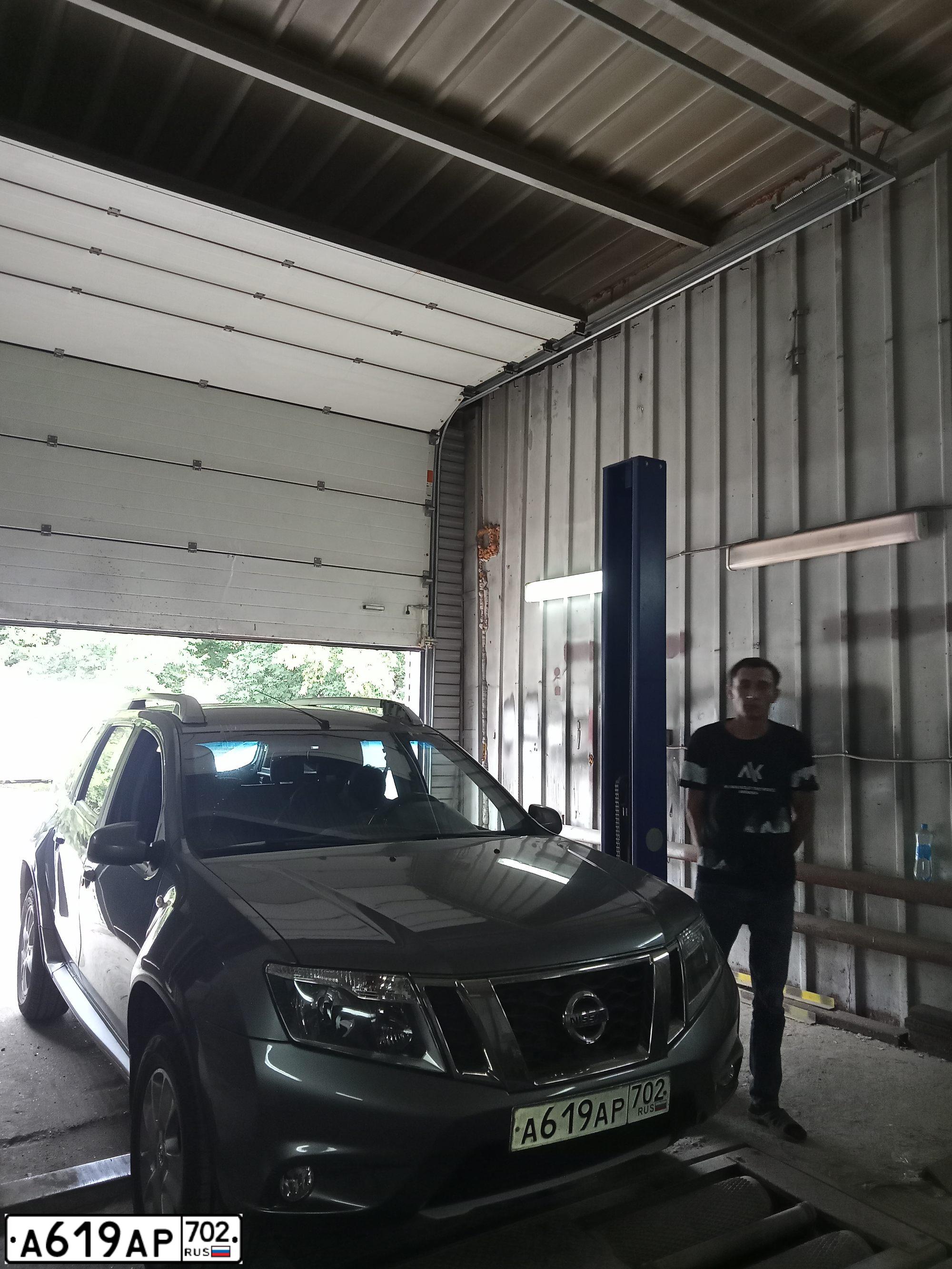 Фото автомобиля NISSAN TERRANO, 2018 — госномер Н319АВ702