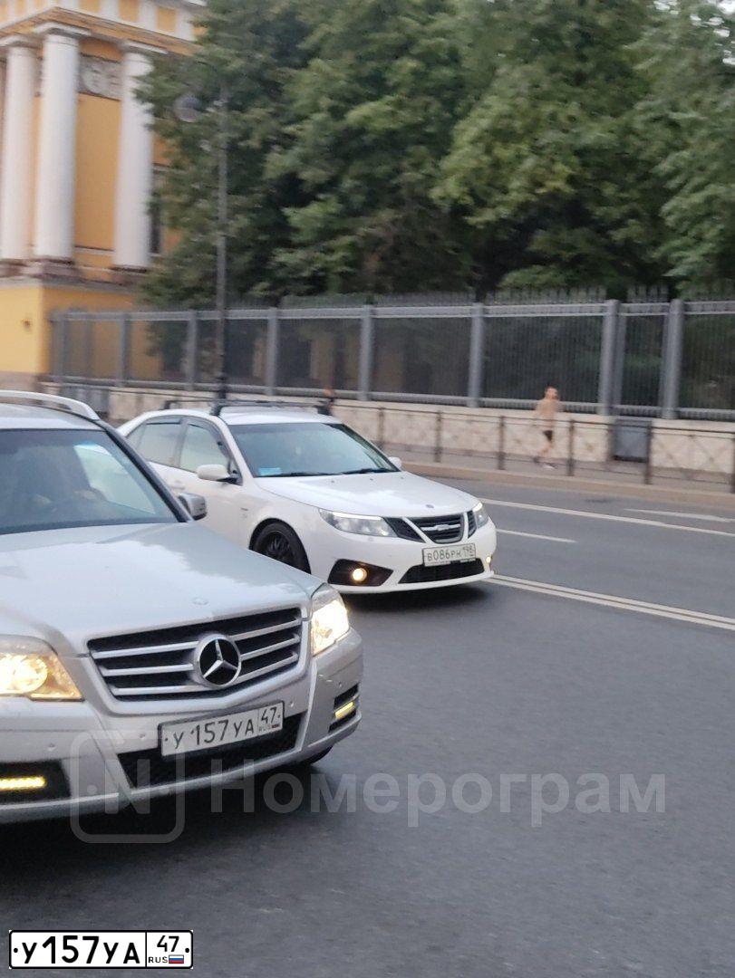 Фото автомобиля MERCEDES GLK-KLASSE, 2010 — госномер О100КР198. Цвет: СЕРЕБРИСТЫЙ