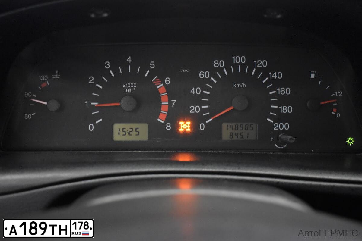 Фото автомобиля CHEVROLET NIVA, 2010 — госномер М696НК792. Цвет: ЧЕРН0-СИНИЙ МЕТАЛЛИК