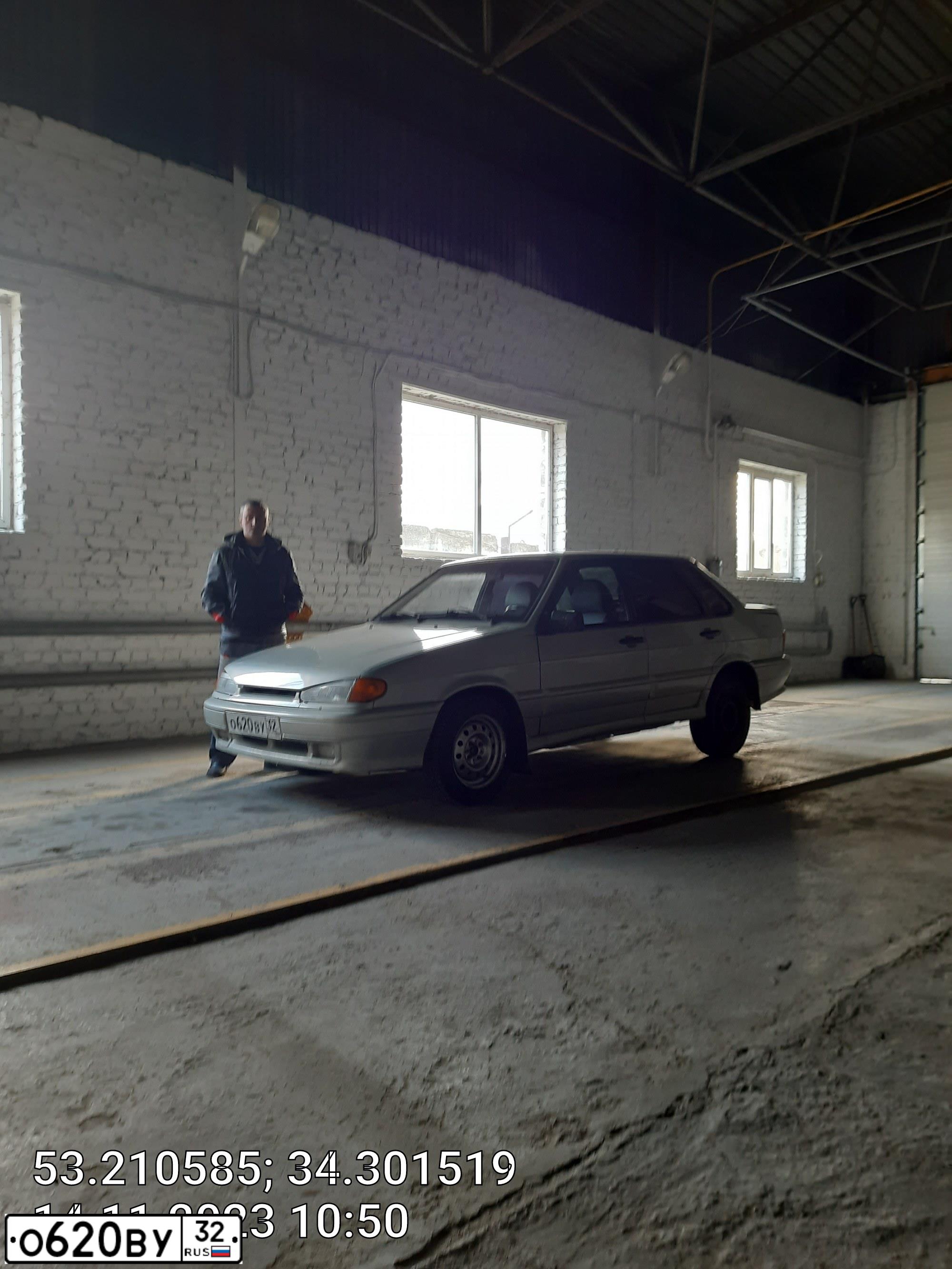 Фото автомобиля LADA 2115 SAMARA, 2005 — госномер О620ВУ32. Цвет: Серебристый