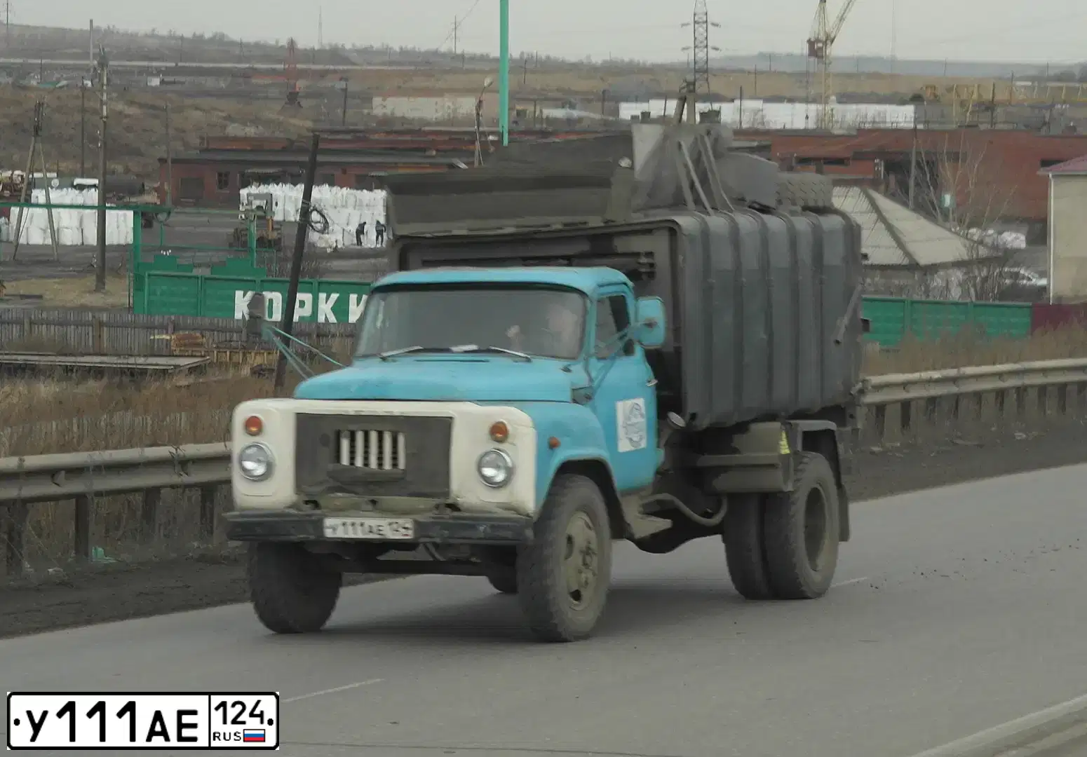 Фото автомобиля GAZ 53, 1991 — госномер У111АЕ124. Цвет: ГОЛУБОЙ
