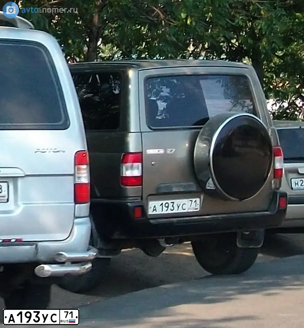 Фото автомобиля UAZ 3162 SIMBIR, 2004 — госномер А193УС71. Цвет: ПАПИРУС-МЕТАЛИК