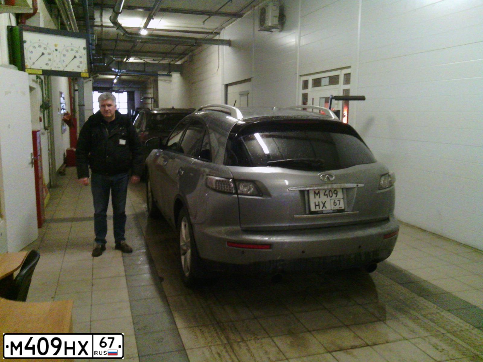 Фото автомобиля INFINITI QX70 /FX/, 2006 — госномер М649ТМ150. Цвет: СЕРЫЙ