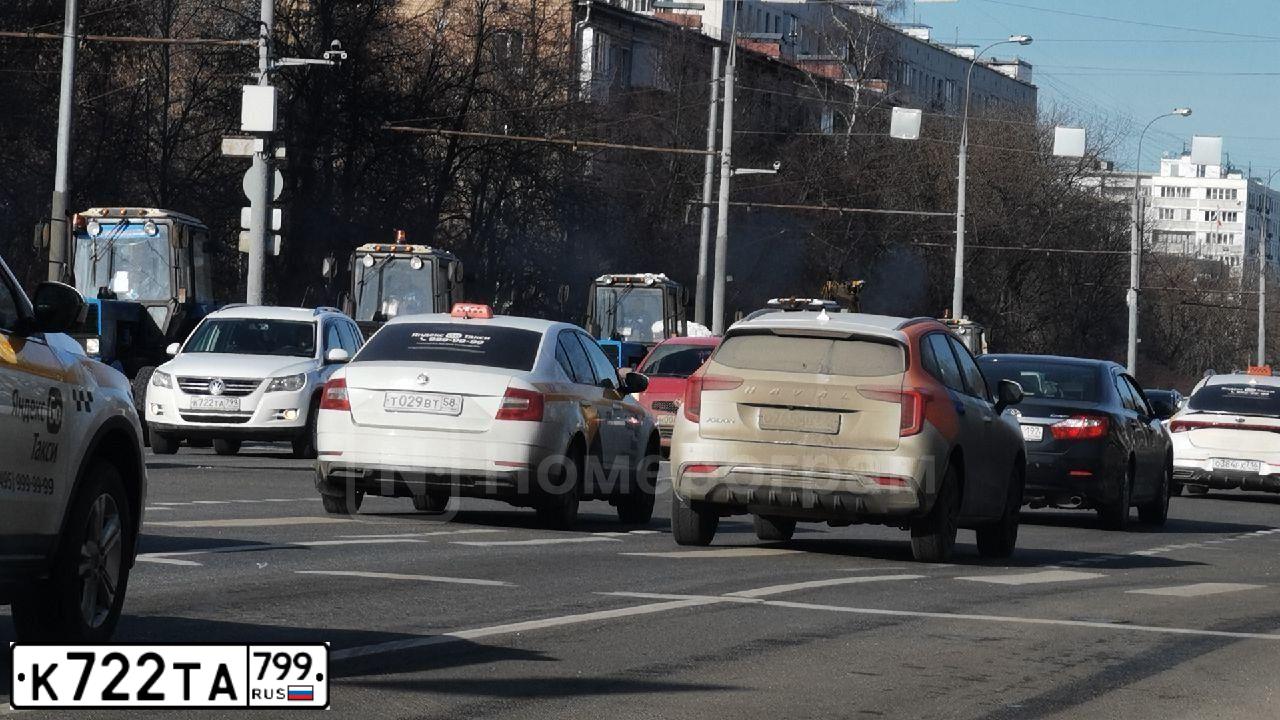 Фото автомобиля VOLKSWAGEN TIGUAN, 2008 — госномер К722ТА799. Цвет: Белый