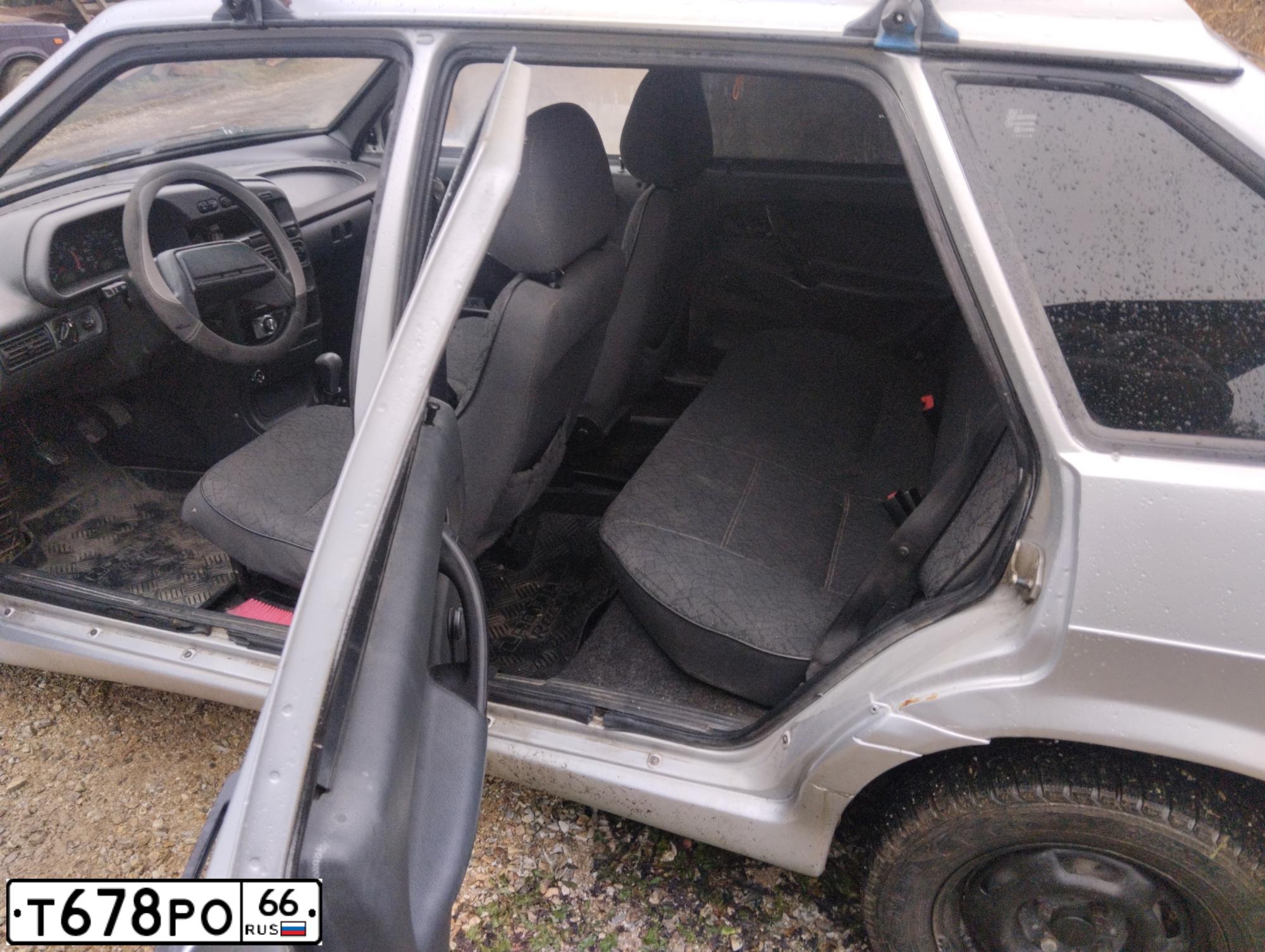 Фото автомобиля LADA 2114, 2005 — госномер Р341ЕО196. Цвет: СВЕТЛО-СЕРЫЙ