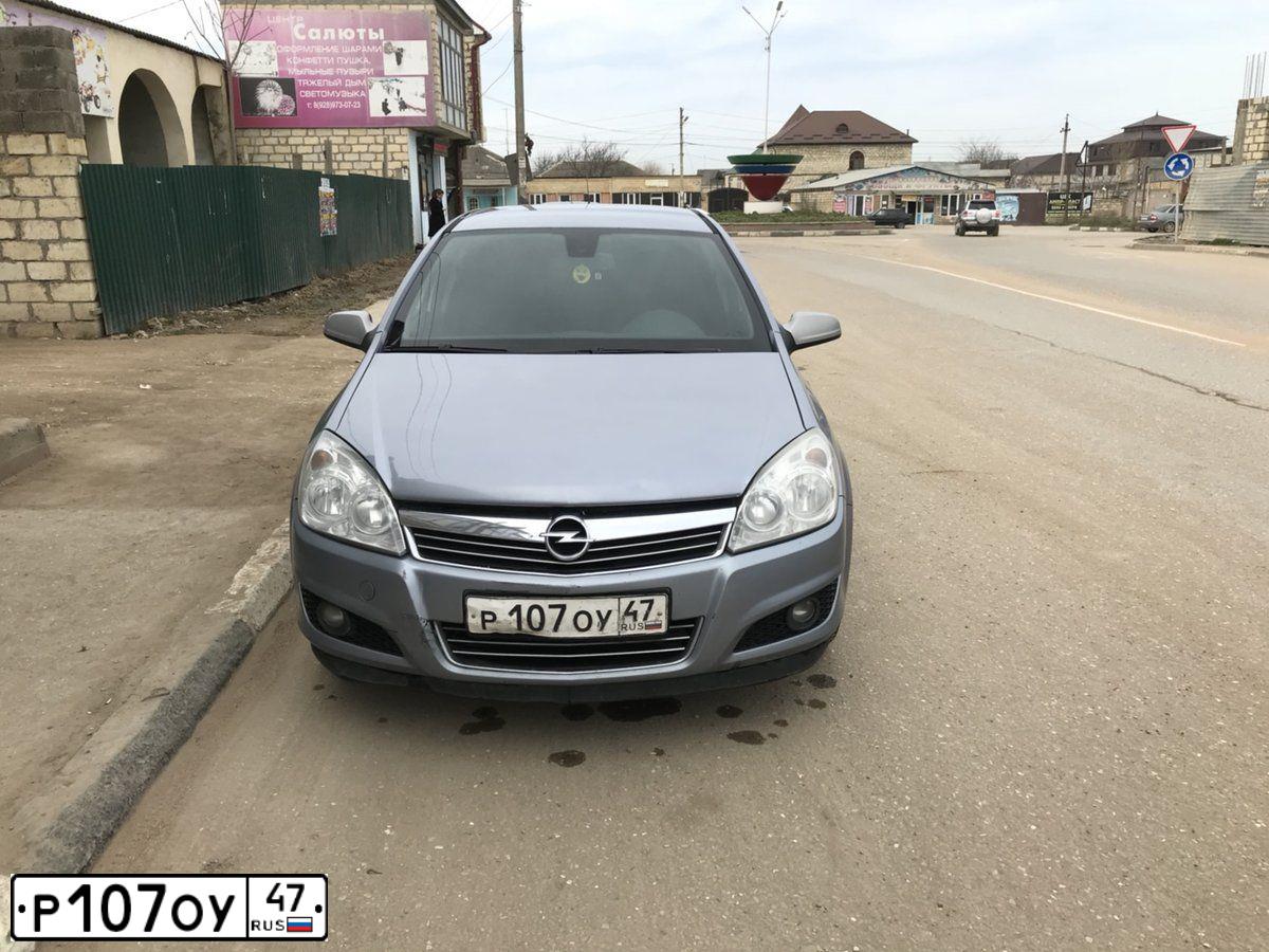 Фото автомобиля OPEL ASTRA, 2008 — госномер К048ОУ178. Цвет: СЕРЫЙ