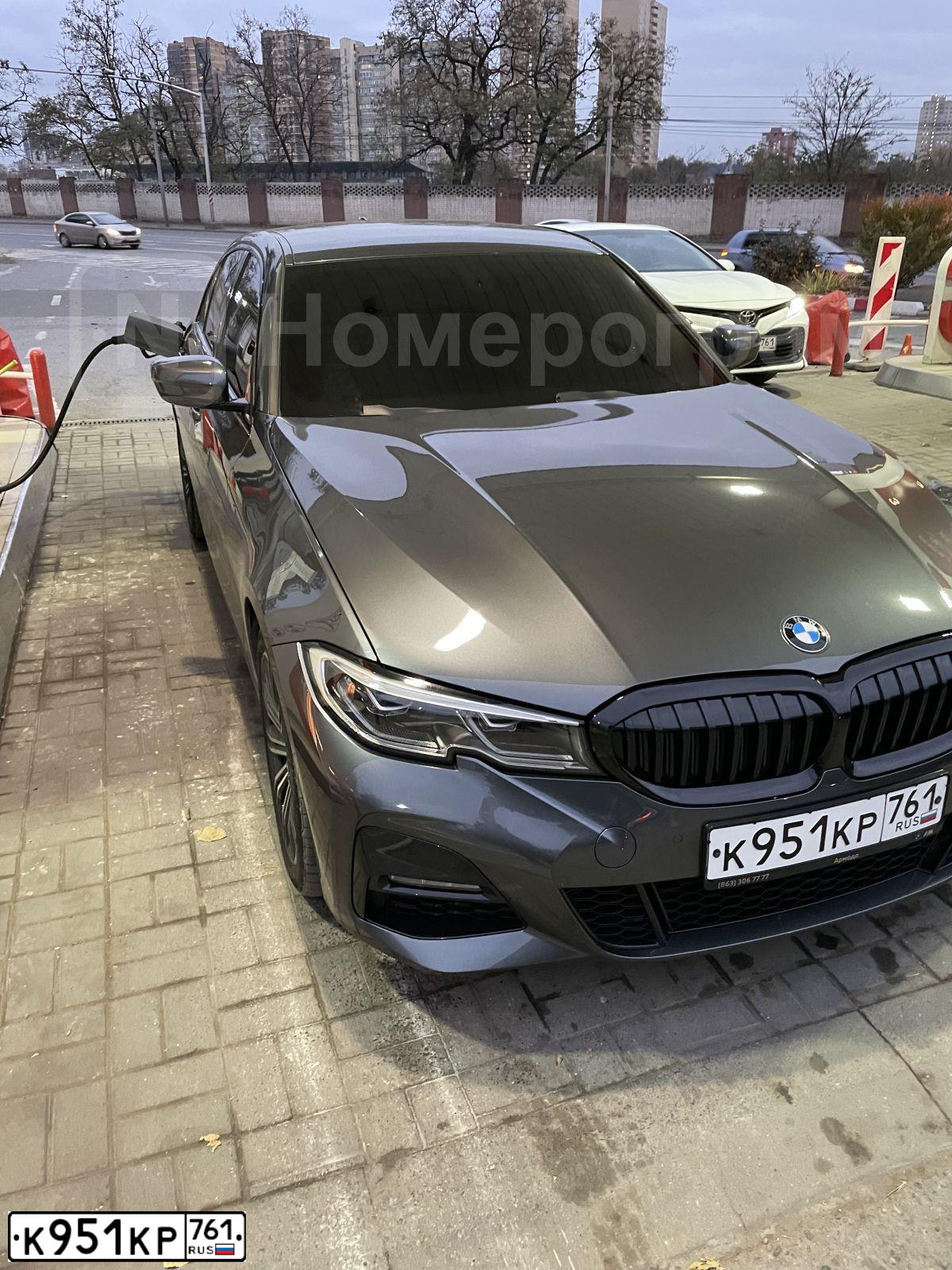 Фото автомобиля BMW 320D XDRIVE 5V78, 2021 — госномер К951КР761. Цвет: СЕРЫЙ