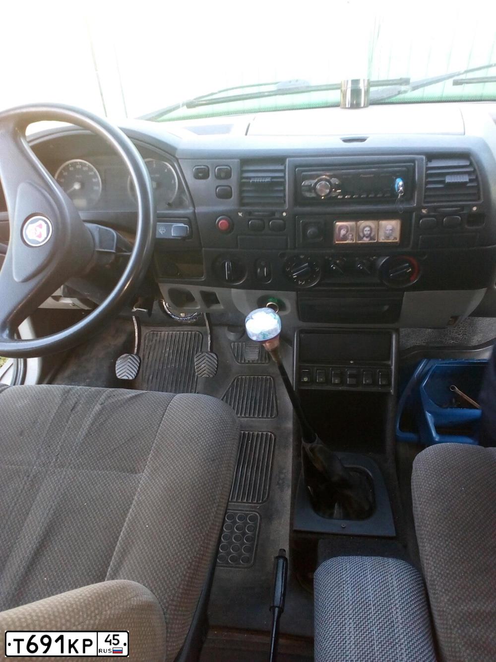 Фото автомобиля GAZ Z 2217 SOBOL, 2007 — госномер Т691КР45. Цвет: БУРАН