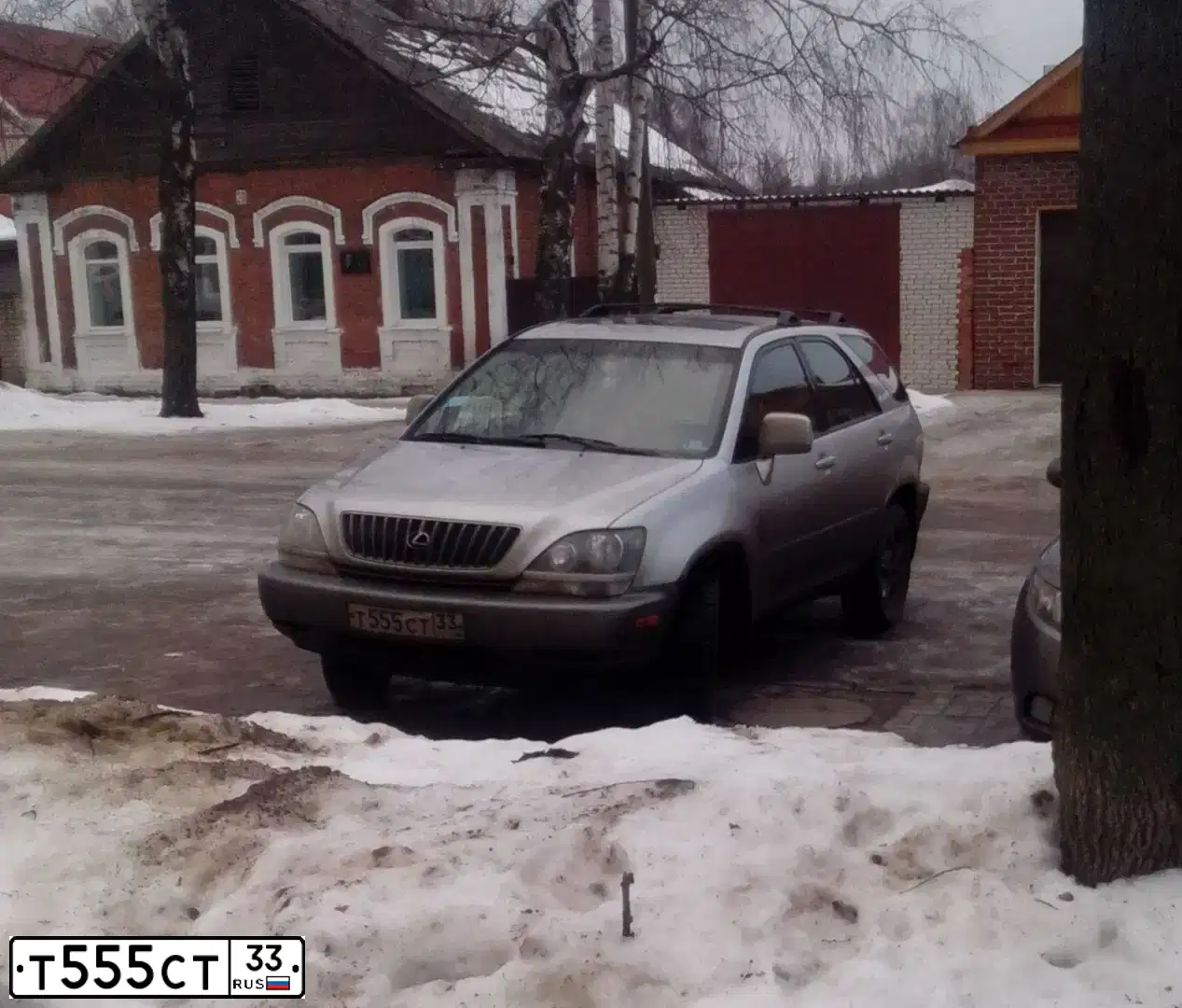 Фото автомобиля LEXUS RX, 2000 — госномер Т555СТ33. Цвет: СЕРЕБРИСТО-СЕРЫЙ